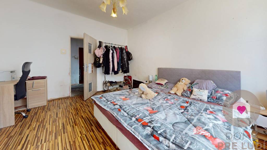 Dva domy za cenu jedného na pozemku o rozlohe 557 m2 s garáž - 11