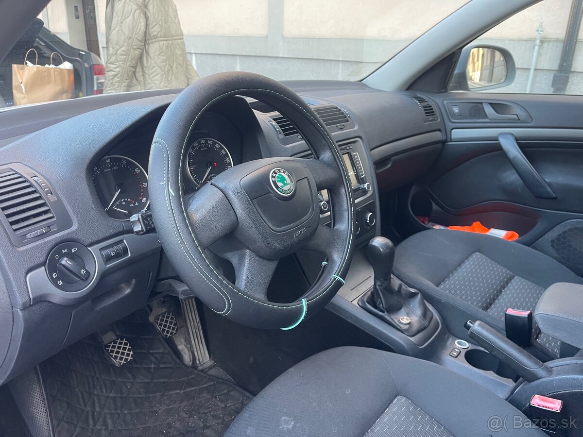 Škoda Octavia 1,6Mpi r.v.2011 - 11