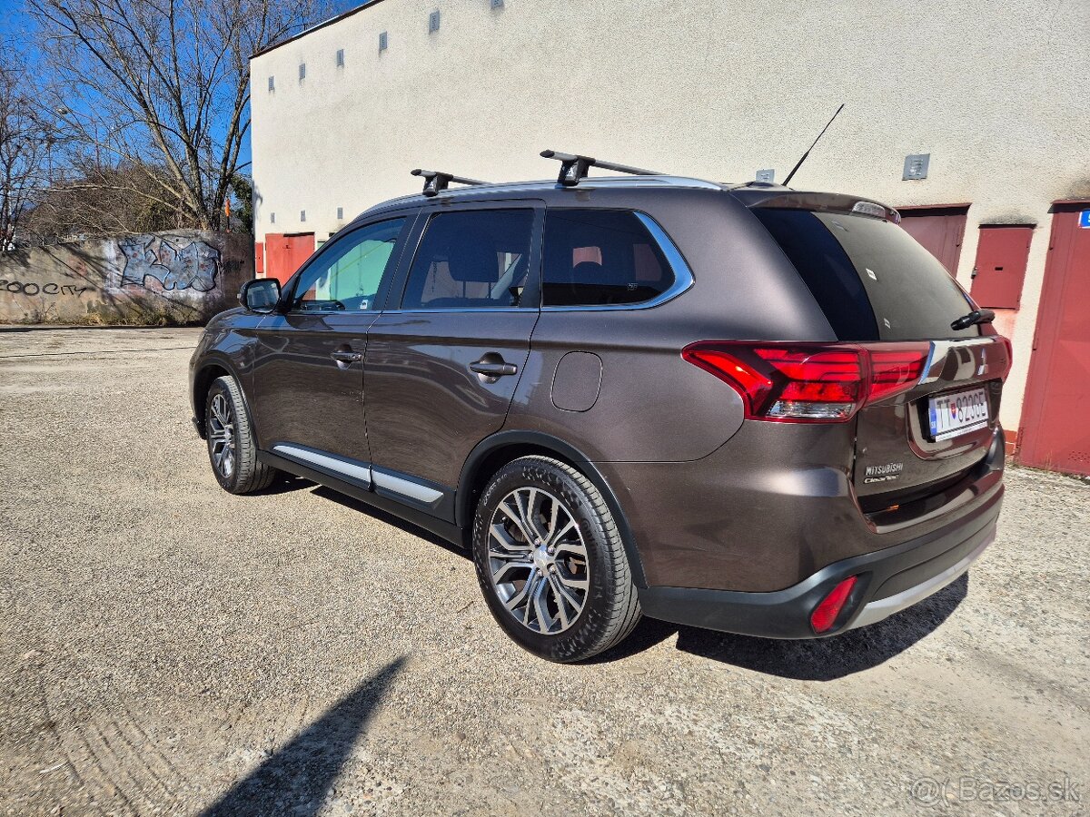 Mitsubishi Outlander 2.2D 4x4 7.miest - 11