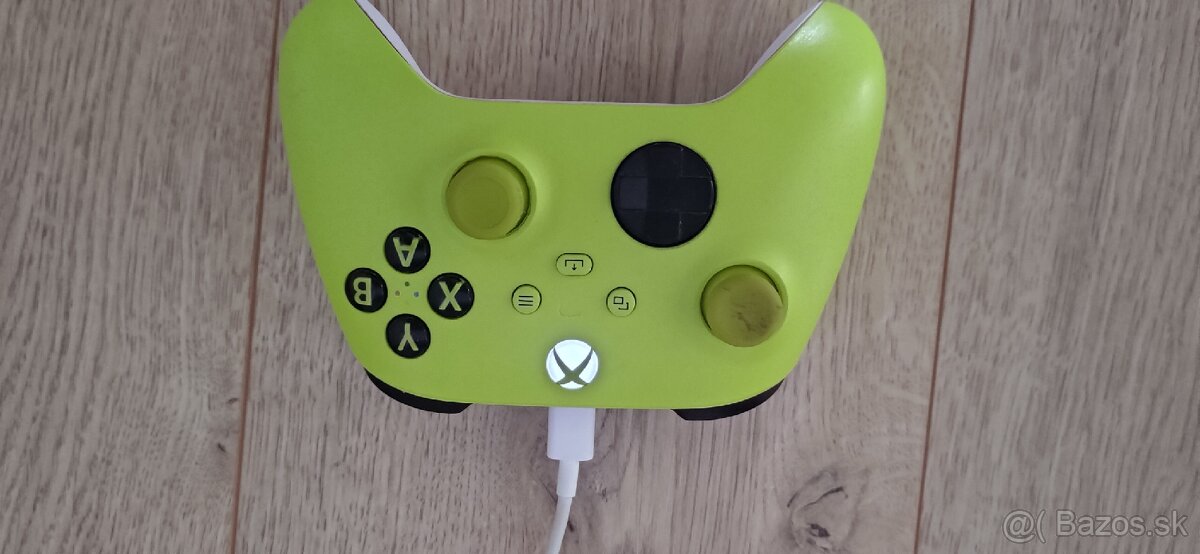 Predám xbox series s/x ovládač
( edícia Electric Volt) - 11