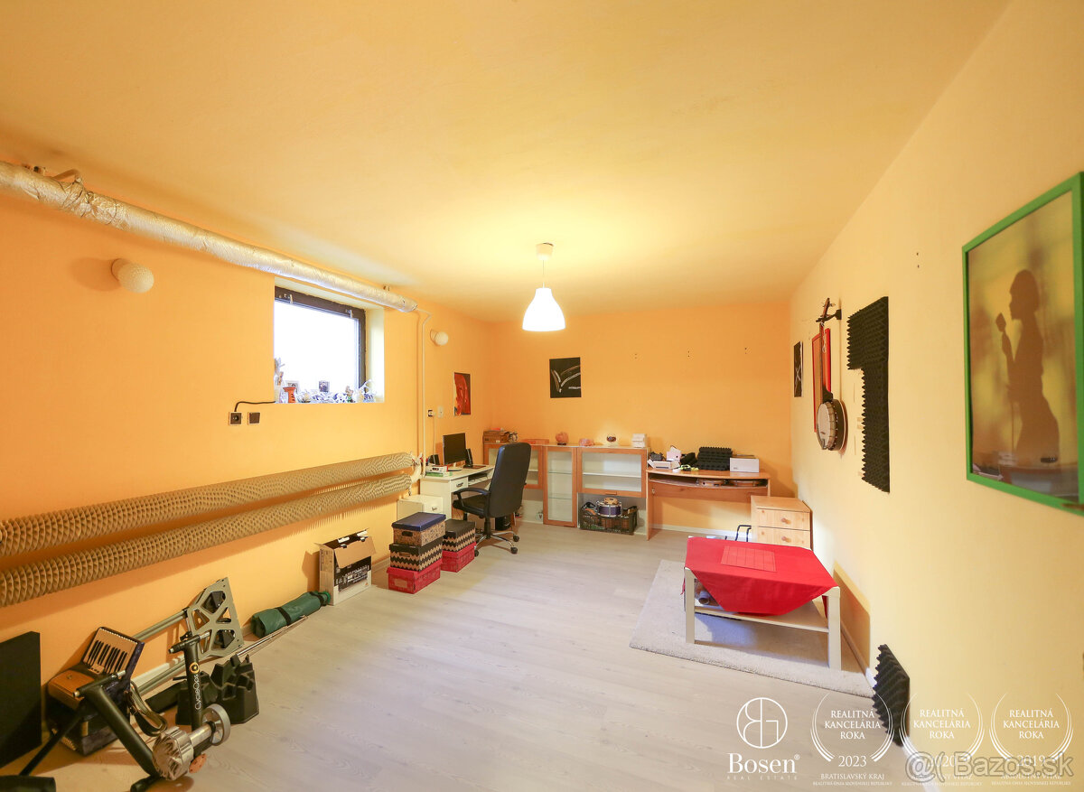 BOSEN | Na predaj priestranný 4-izb. RD v tichej časti mesta - 11