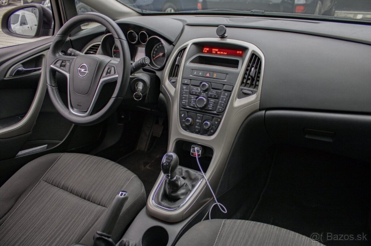 Opel Astra J 1.4 74 kW - 11