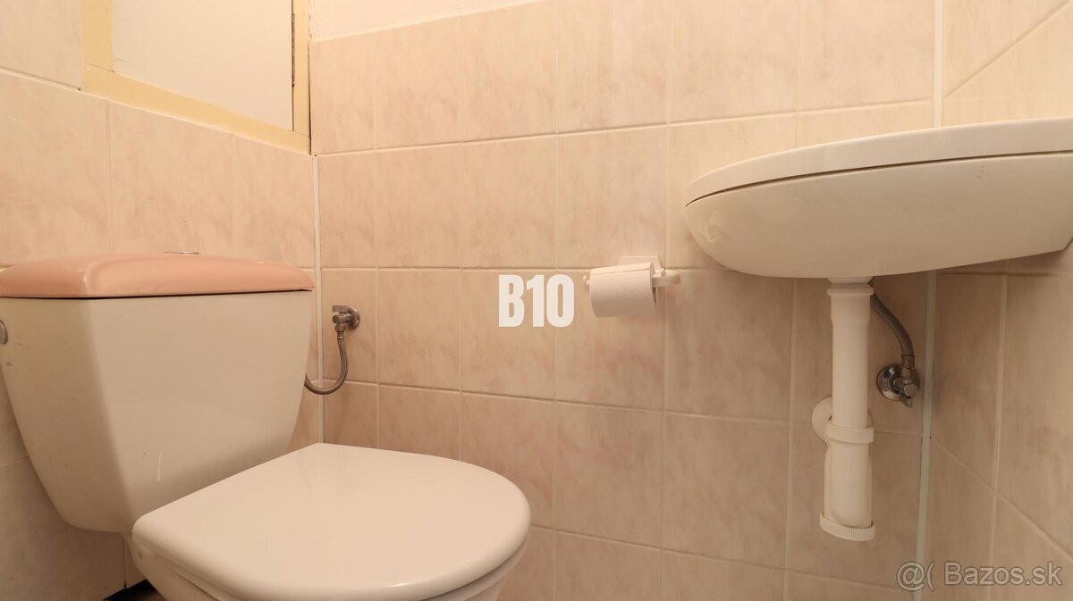 Na prenájom 3 izbový veľkometrážny byt Nováková ulica - 11