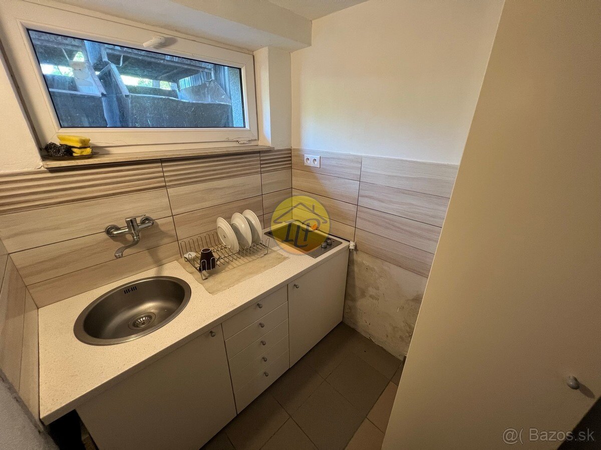 Dom, hala, kancelária, pozemok, sklad na predaj - Dunakiliti - 11