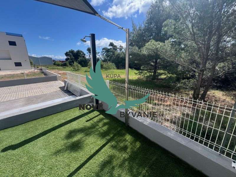 Chorvátsko, ostrov Vir - Na predaj novostavba apartmánu s vl - 11