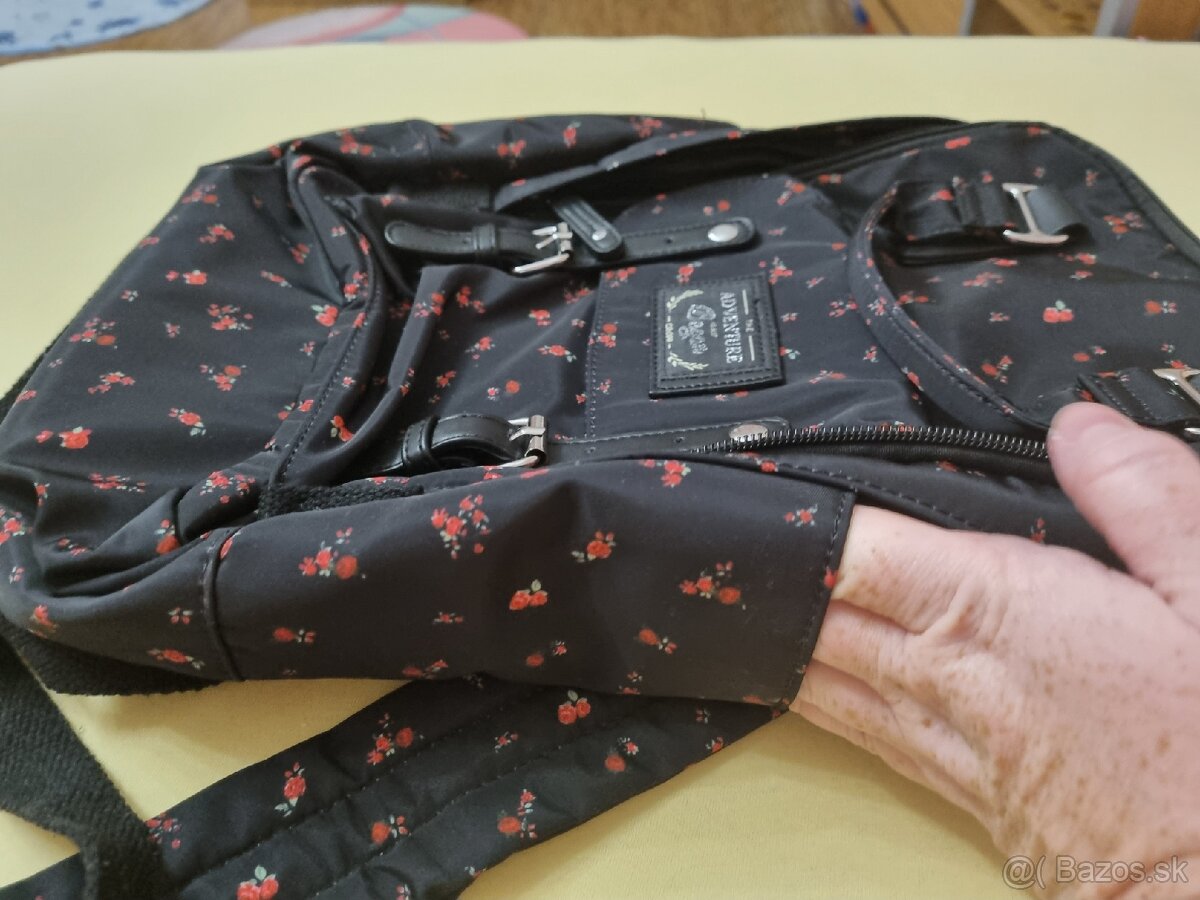 Čierny plecniak s vreckom CROPP - 11