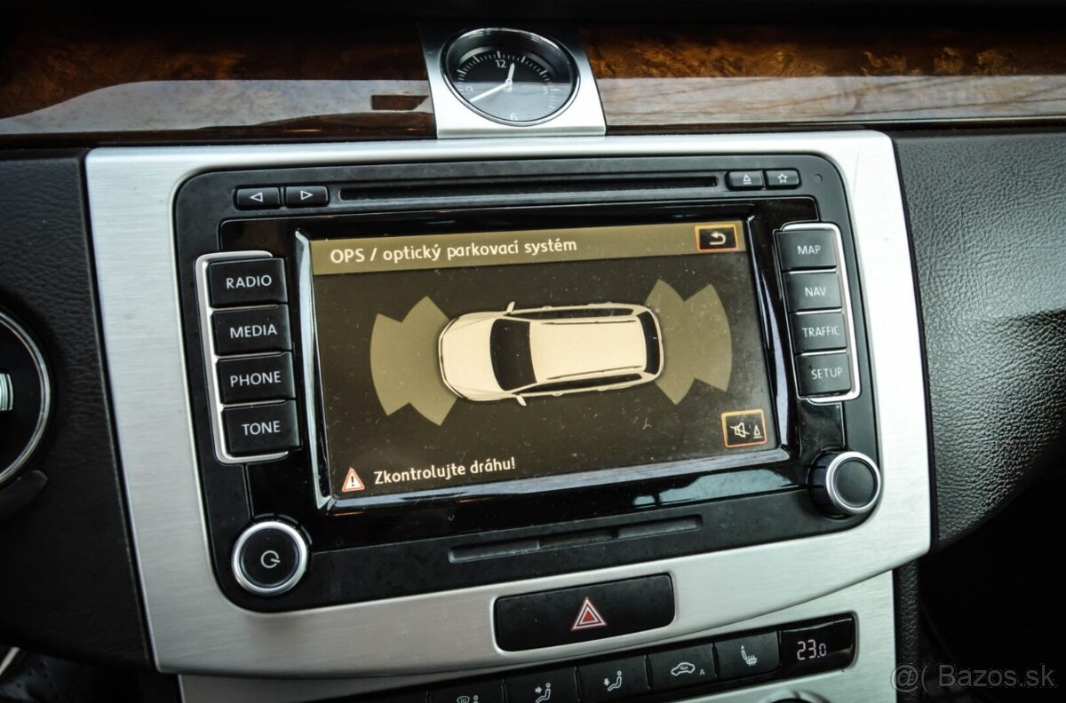 Volkswagen Passat Variant 2.0 TDI BMT Highline DSG - 11