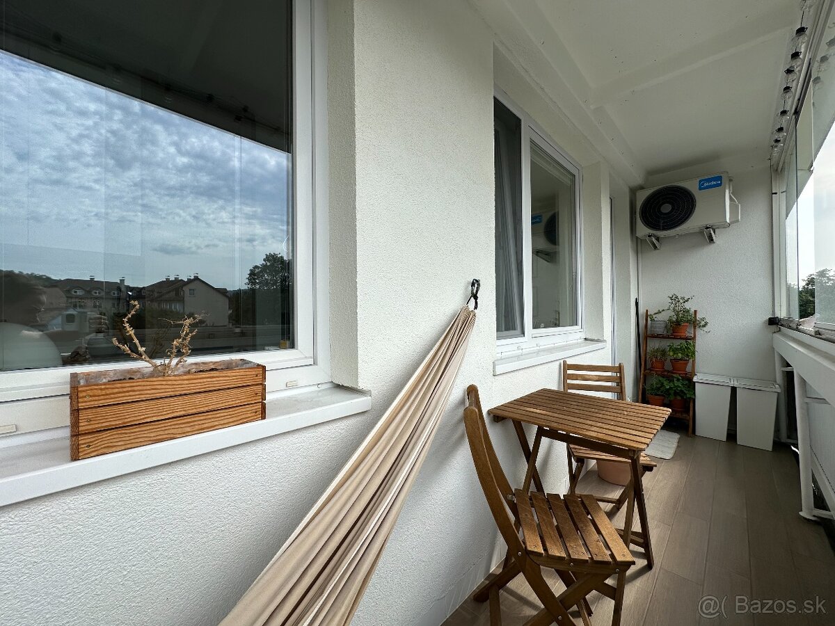 Útulný a svetlý 1-izbový byt v srdci Rače - 11