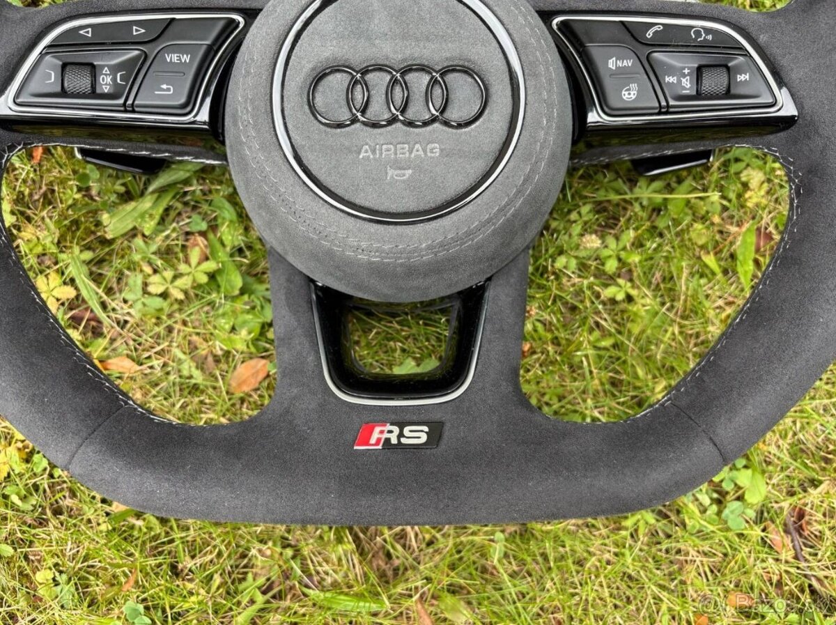 -AUDI MULTIFUNKCNY VOLANT ALKANTARA s logom RS - 11