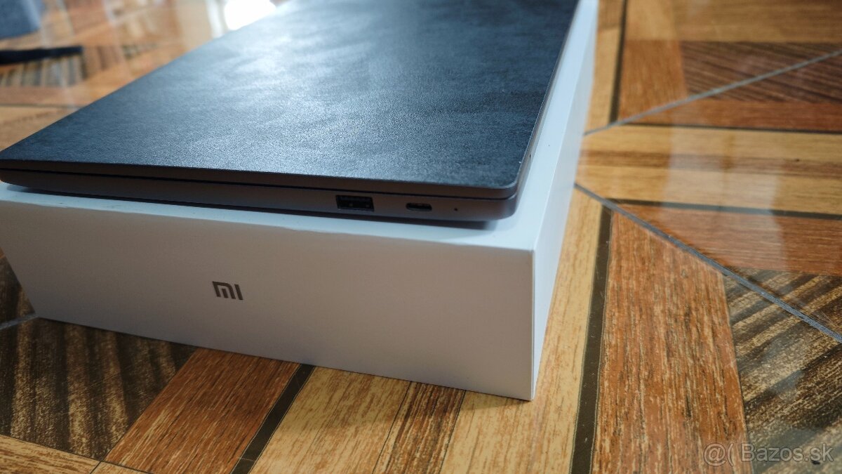 Xiaomi Mi Notebook Air 13.3" (i5-8250U, 8GB RAM) - 11