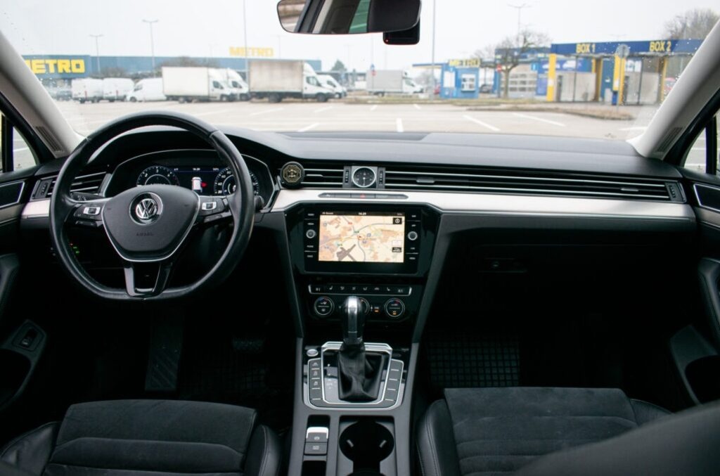 Volkswagen Passat Variant 2.0 BiTDI 240k Highline 4MOTION - 11