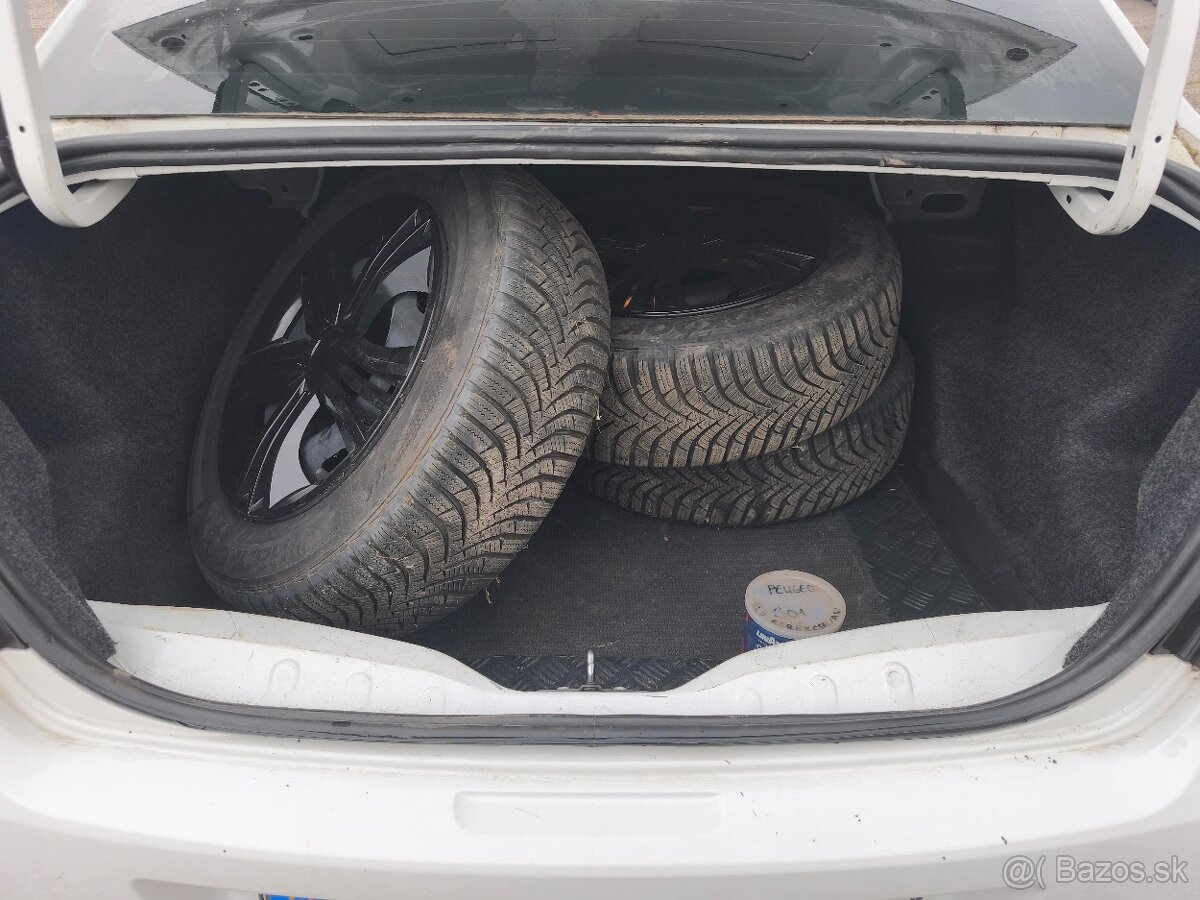 Peugeot 301 1.2 53kw benzín r.v.:2013 kupované na slovensku - 11
