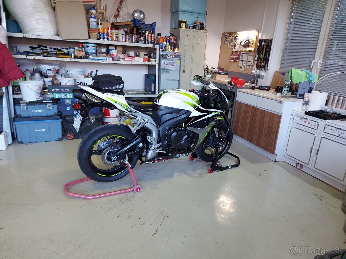 Predám Honda cbr 600rr 2008 - 11