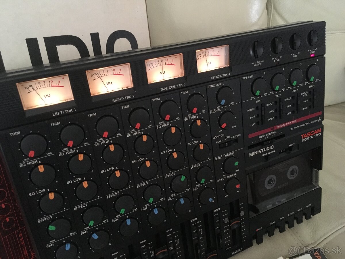 Tascam Portastudio TWO - Balenie, manualy, zdroj, popruh - 11