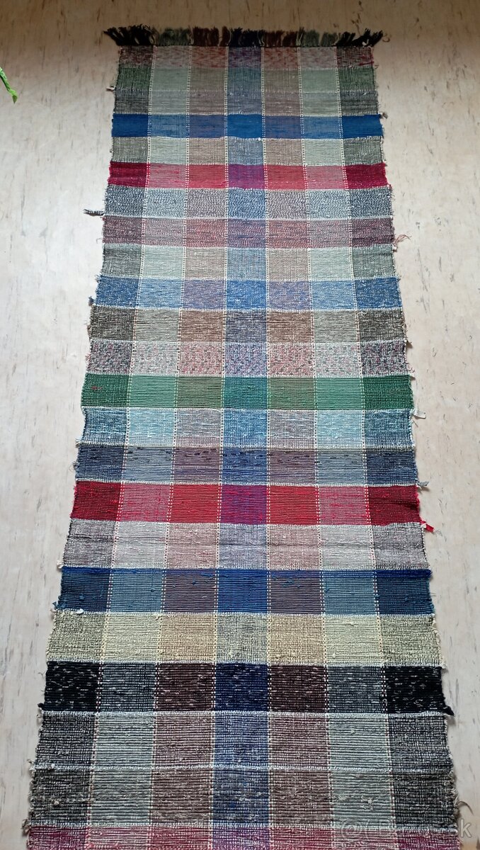 Starý ručne tkaný koberec... - 11