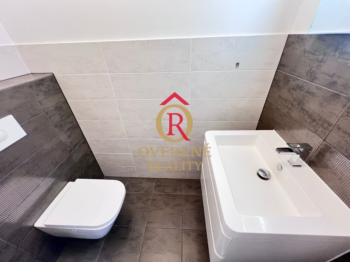 Na prenájom exkluzívny 4-izbový strešný byt s terasou 100 m² - 11