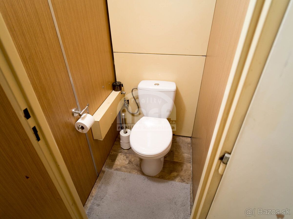 Priestranný 5- izbový byt na sídlisku Východ v Michalovciach - 11