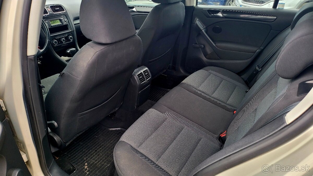 Volkswagen Golf 1.6-75kw Trendline DSG - 11