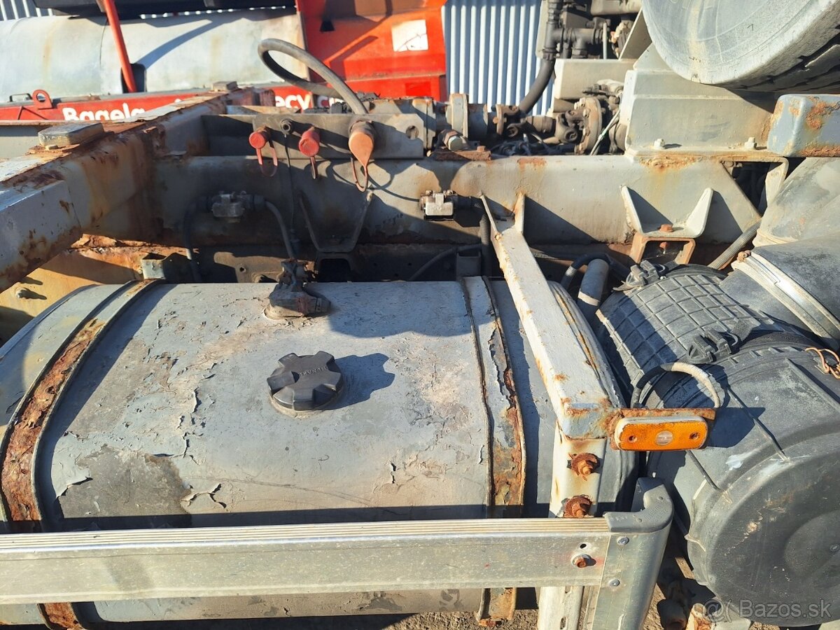 RENAULT KERAX 370.34 P 6X6 - 11