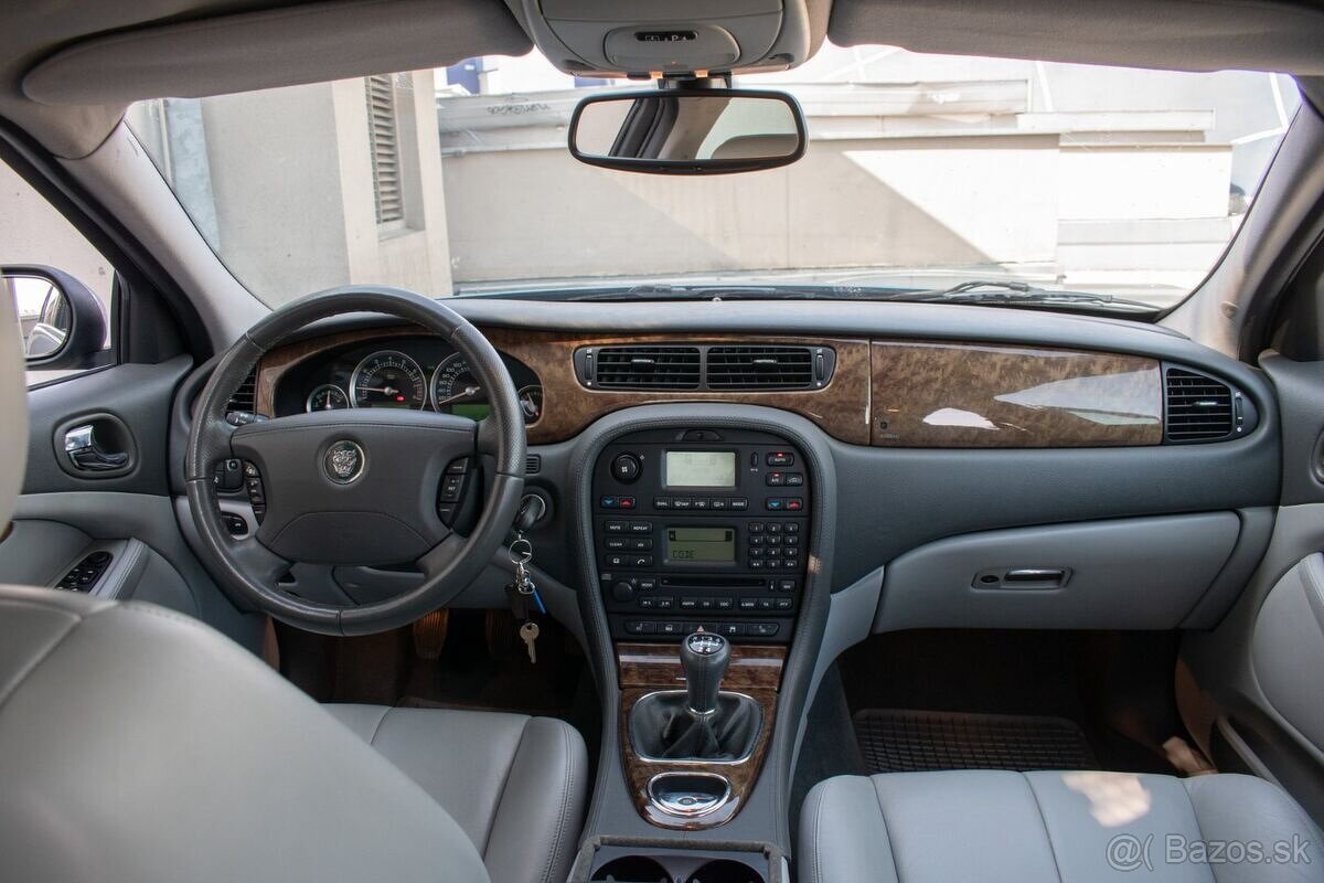 Jaguar S-Type 3.0 V6 175kw Manual - 11