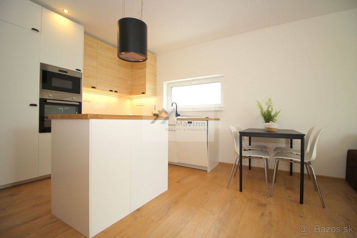 PREDAJ zariadená NOVOSTAVBA s vírivkou vo Dvorci - 11