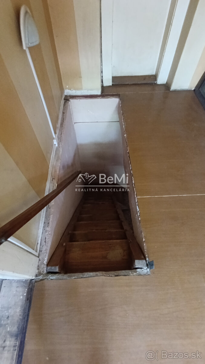 Dom v obci Henckovce, podpivničený,plynové kúrenie,2 studne - 11