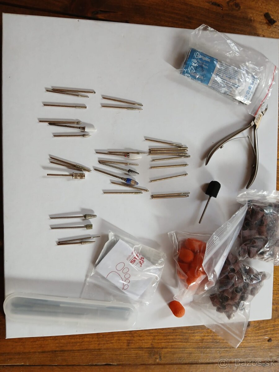 Prítroje a materiál pre pedikúru a manikúru - 11