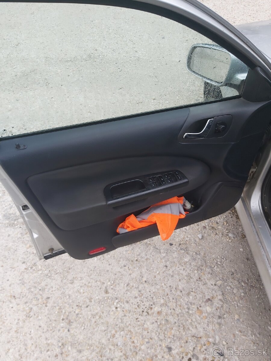 Rozpredám na diely octavia 1 1.9 96kw - 11