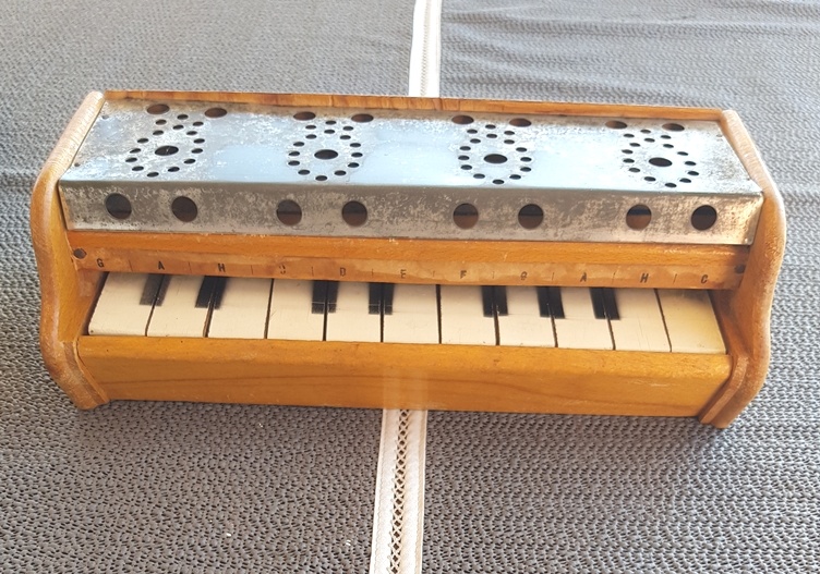 staré hračky : pásový buldozér KDN a iné - 11