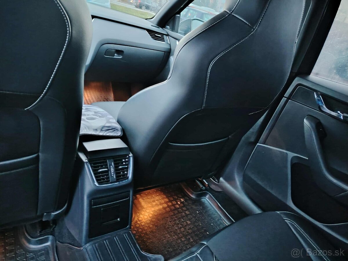 ŠKODA OCTAVIA VRS HATCHBACK R.v. 2015 - 11