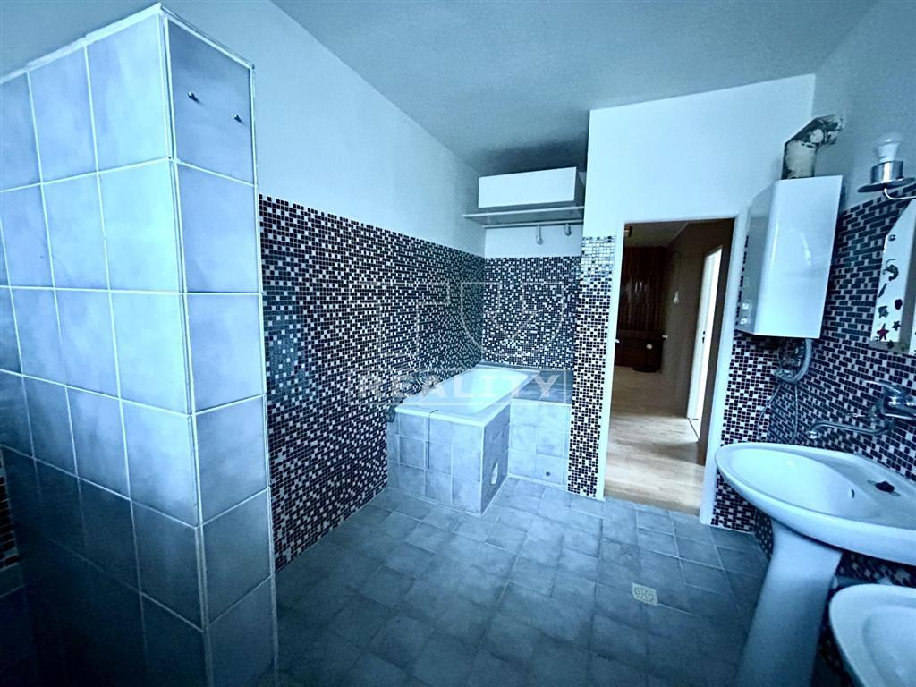 PRESTÍŽNE RODINNÉ BÝVANIE V JEDNEJ Z NAJŽIADANEJŠÍCH... - 11