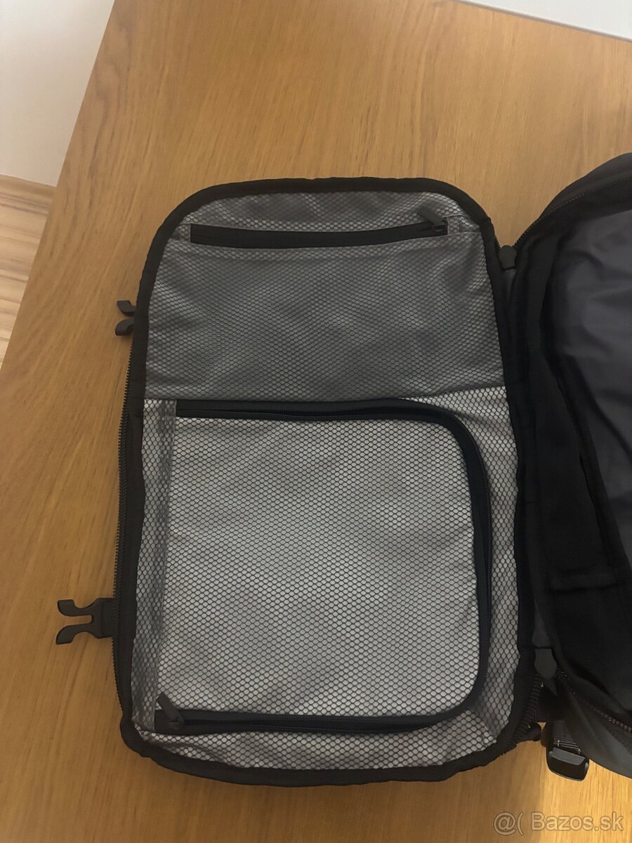 Cestovateľský batoh - 11