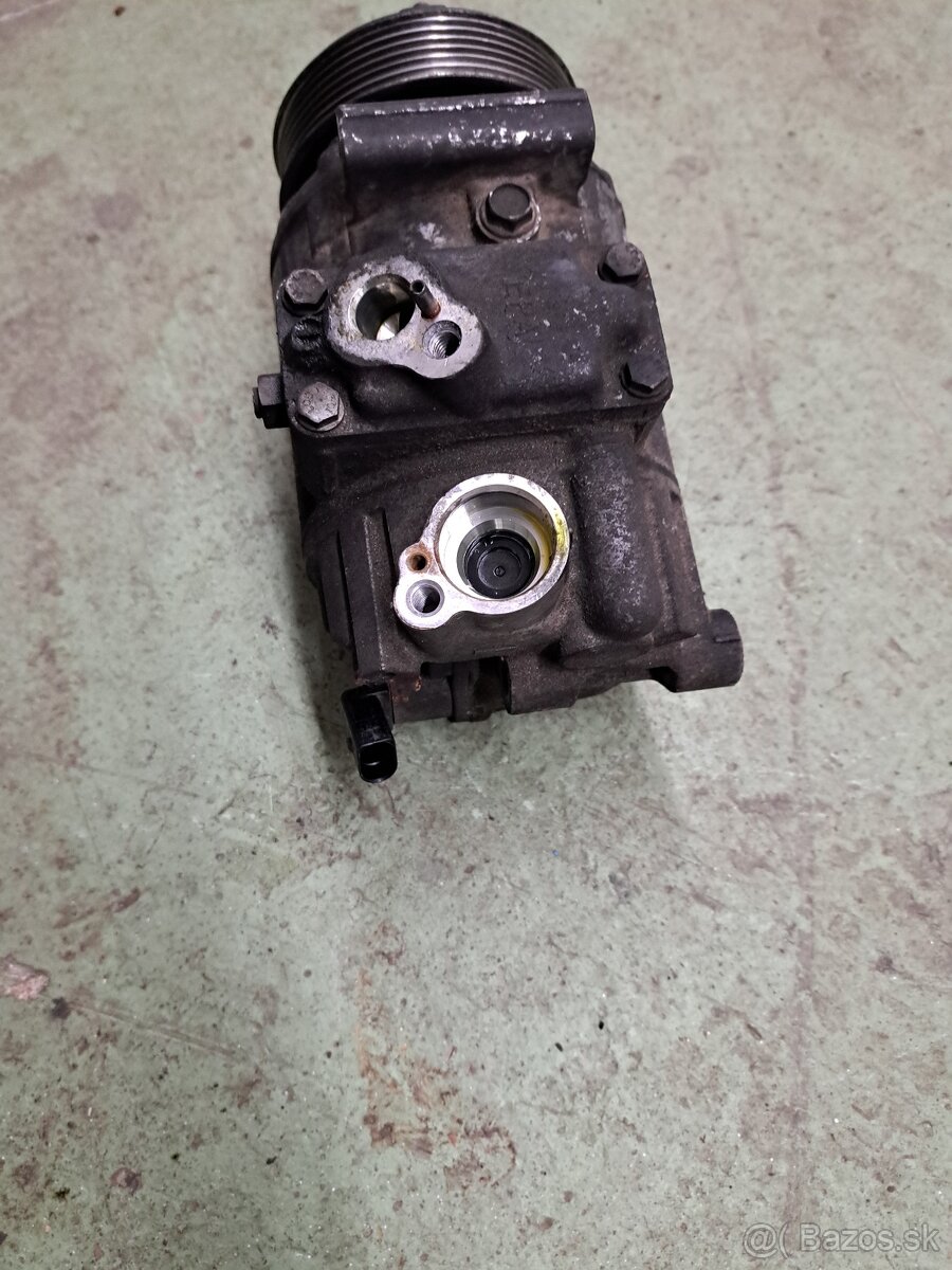 VW Caddy III 1.9TDI 77kW BJB startér, alternátor, klima - 11