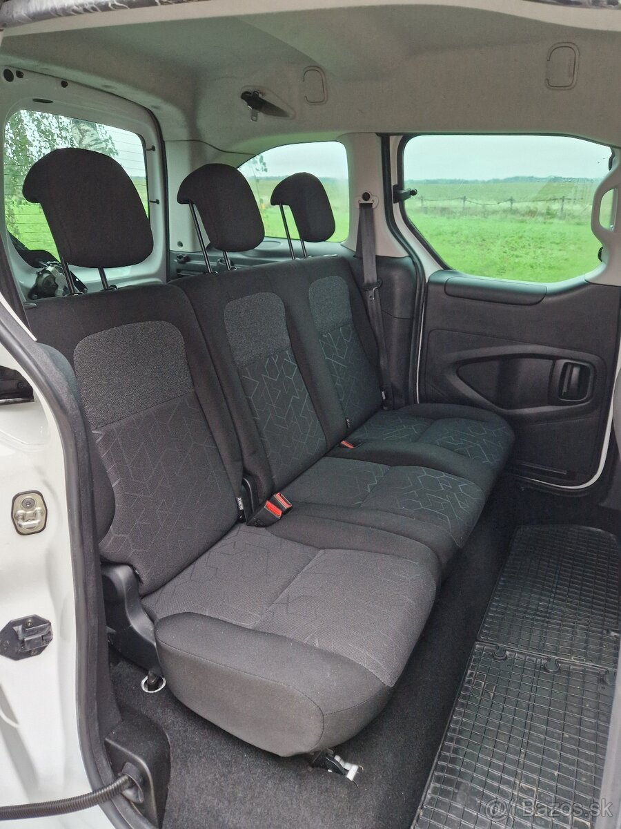 Peugeot Partner Tepee - 11