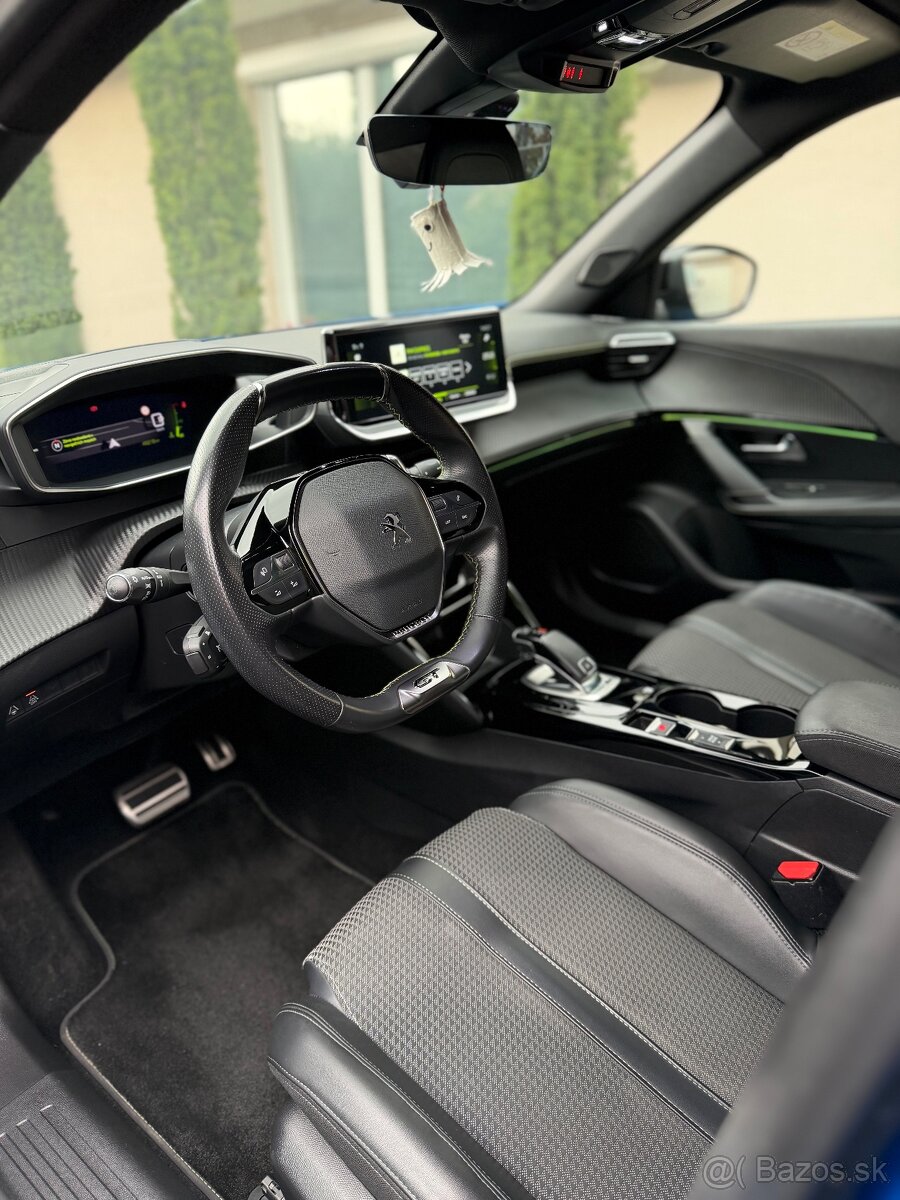 Peugeot 2008 GT - 11