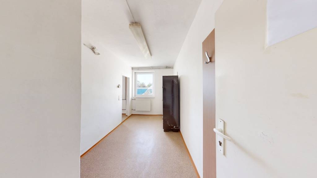 PRENÁJOM Skladová hala 456 m2 s kanceláriami, Senica centrum - 11