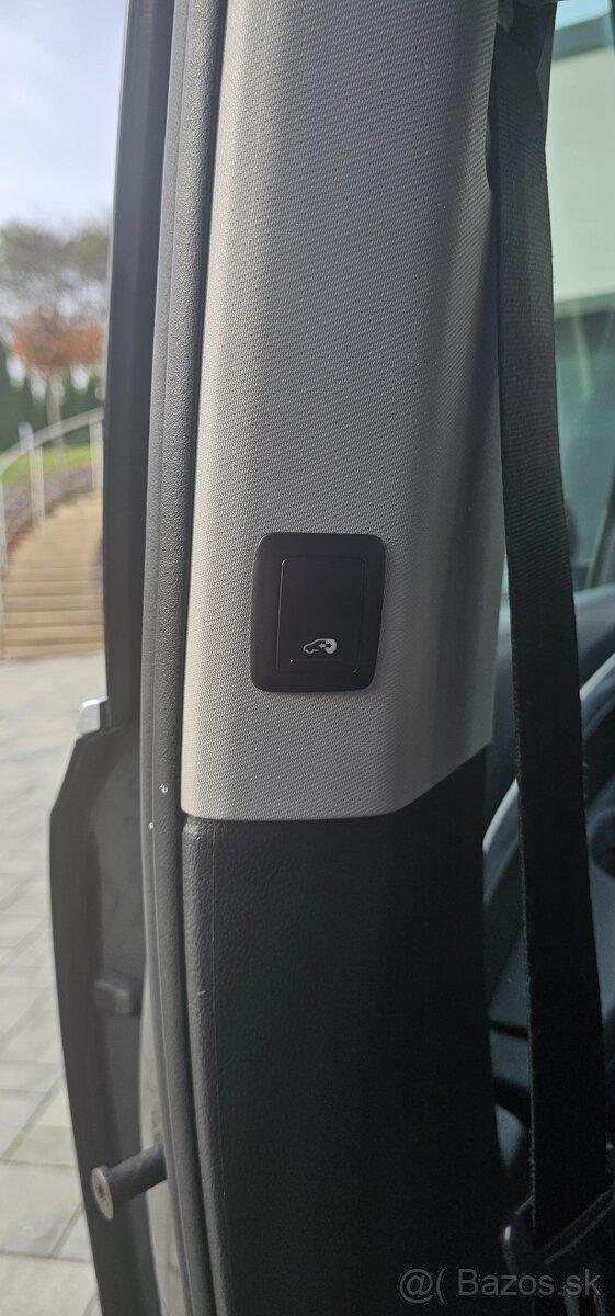 Predám VW Sharan 2.0 TDI DSG - 11