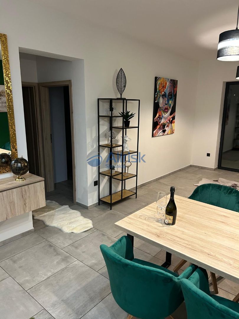 Útulné bývanie v rodinnom dome v Šali v prírodnom prostredí. - 11