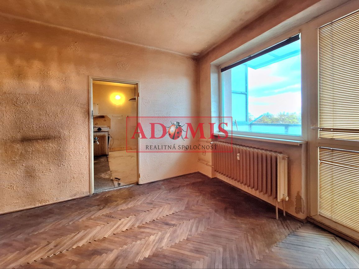 ADOMIS - predáme 2izbový tehlový byt 57m2, balkón, Podhradov - 11