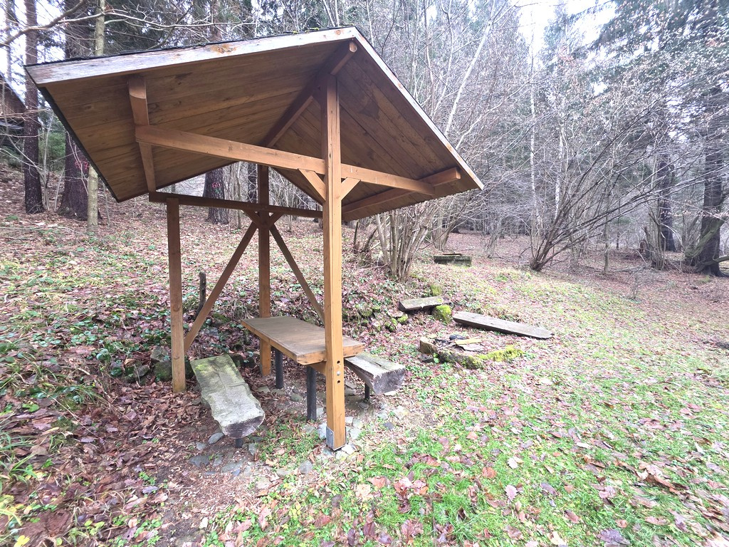 Predáme rekreačnú chatu, Varín - Pod Jedľovinou, R2 SK. - 11