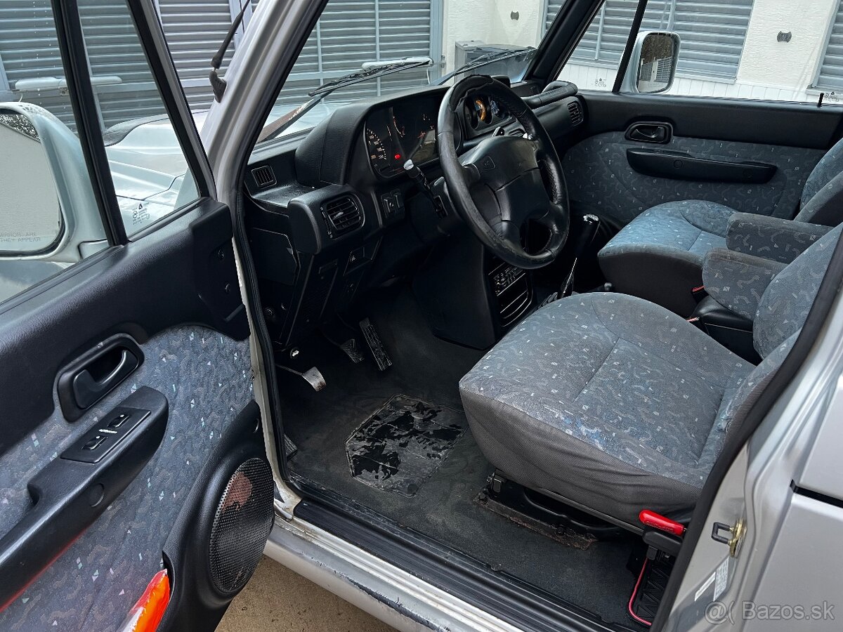 Hyundai Galloper 2.5 TD TC A/C - 11