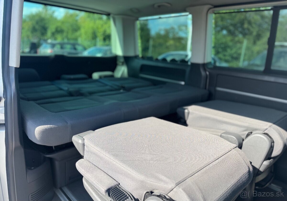 Volkswagen Multivan 7 miestny - 11