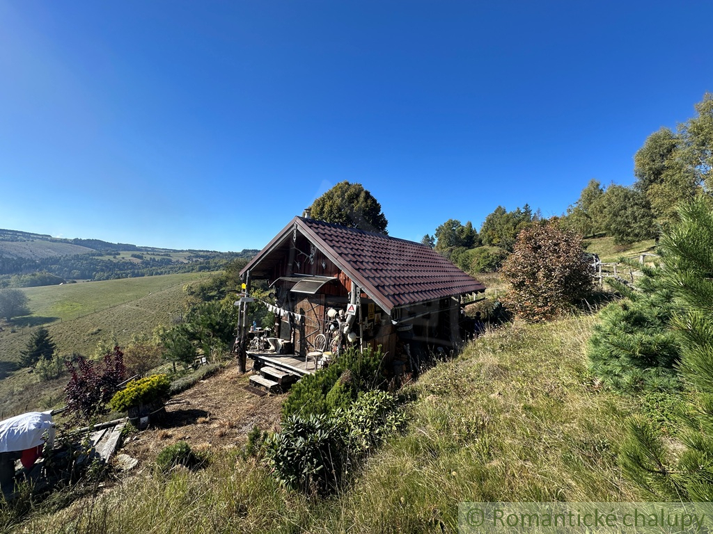 Drevenička na polosamote, obec Drábsko - 11