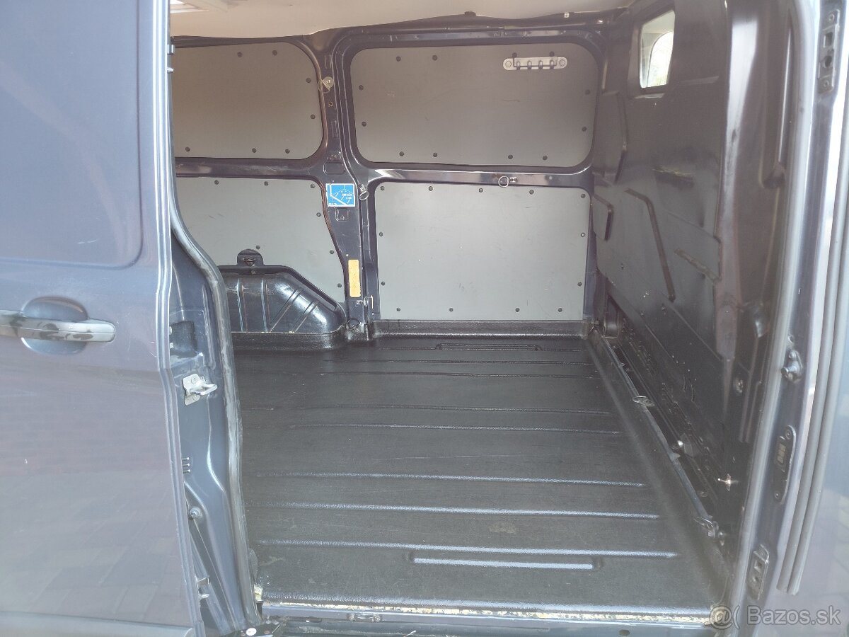 Ford Transit Custom - 11