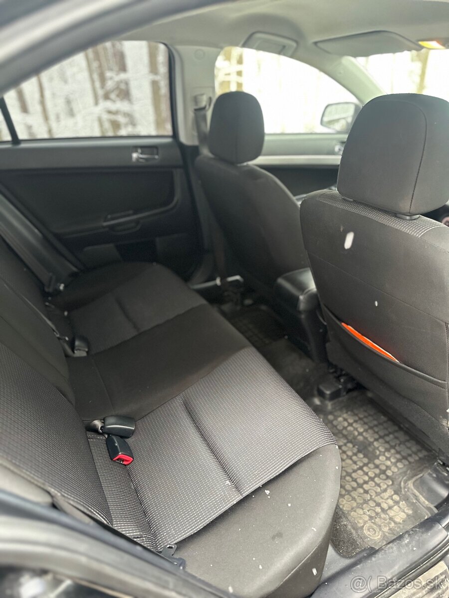 Mitsubishi Lancer 1.8 - 11