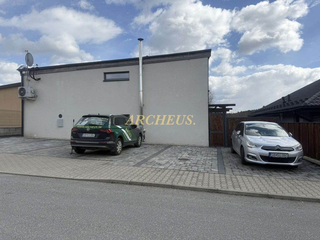 3 izbový Mezanín, 97 m2, pozemok 619 m2 (1/2), Sabinov - 11