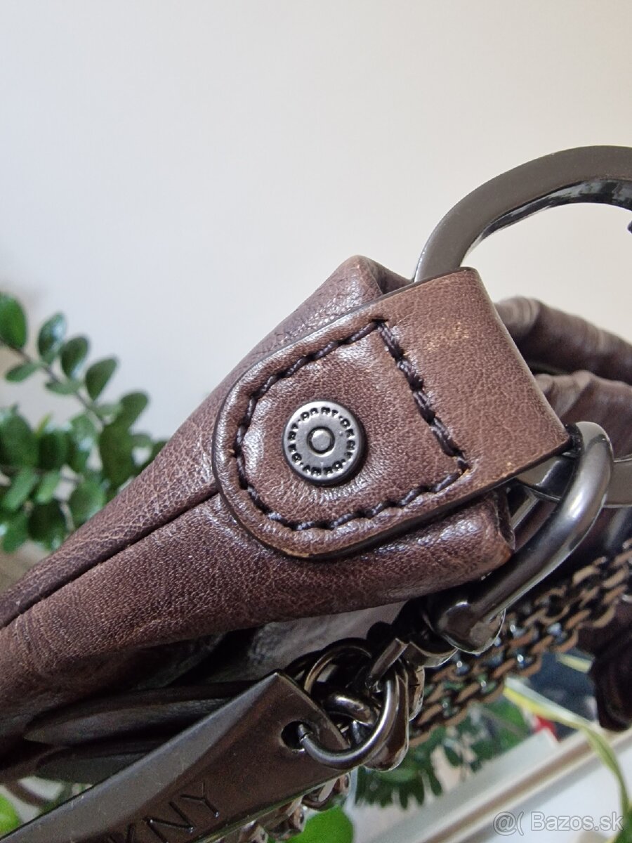 Kožená kabelka zn.DKNY - 11