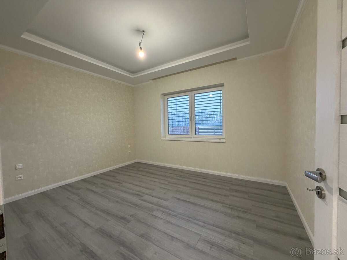 Nadštandardný rodinný dom s kompletným zariadením - 11