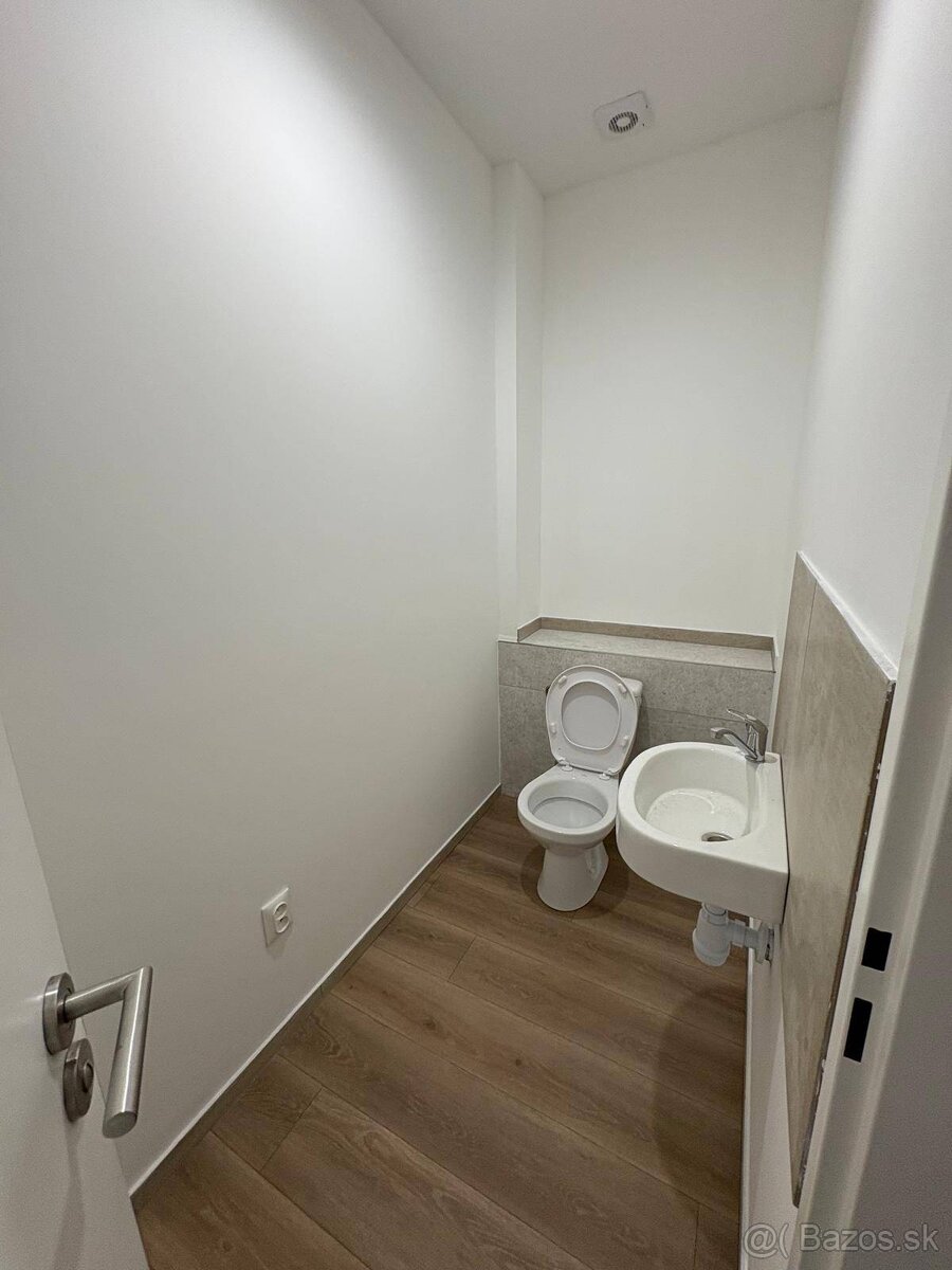 Reality Kolesár prenajíma SKLAD Jarmočná v KE JUH - 11