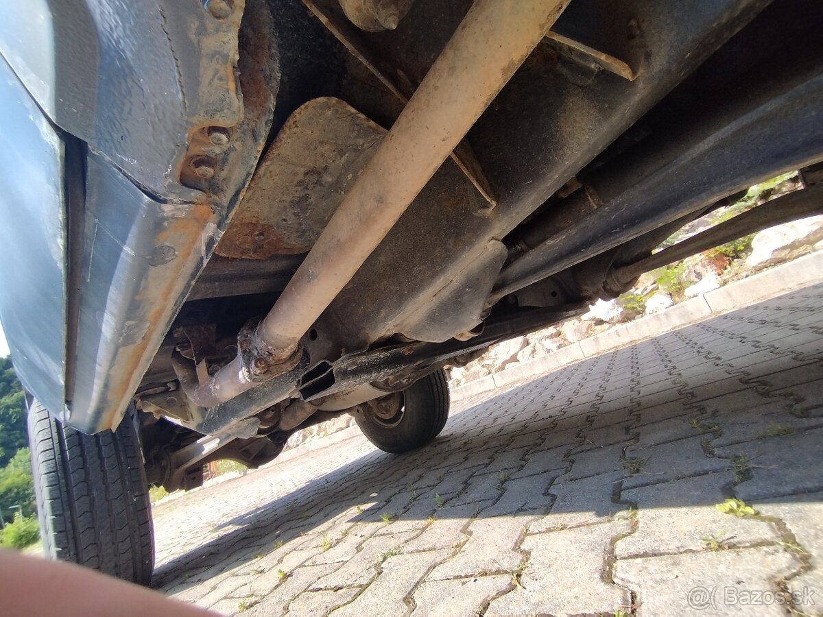 Toyota Land cruiser 70 - 11